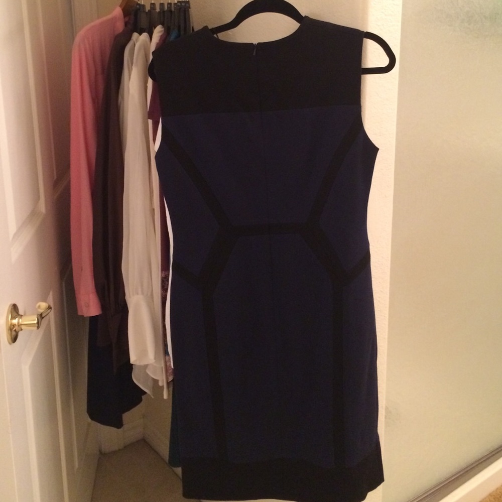 β¬οΈ Royal Blue & Black Dress π₯ by JAEGER - Picture 7 of 7