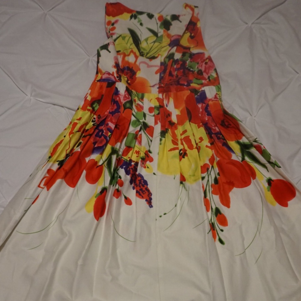 Floral Print Dress - Picture 5 of 8