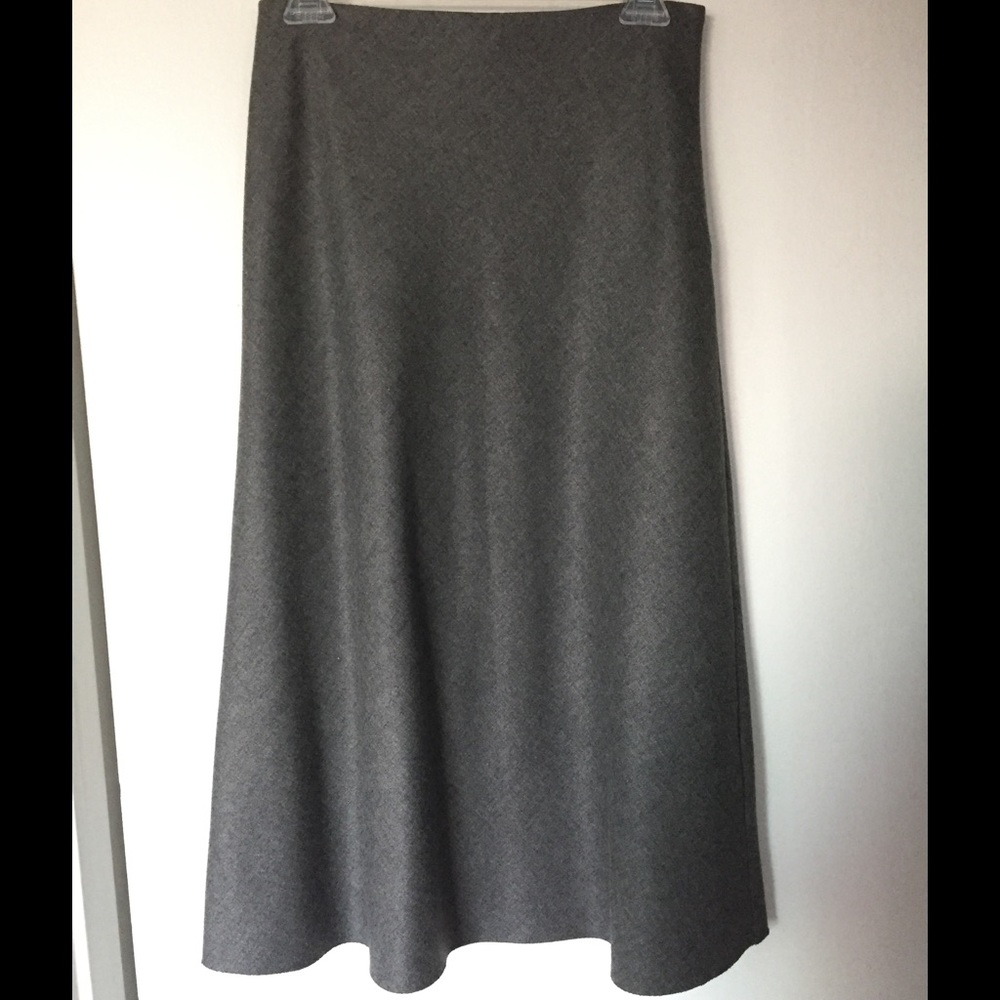 NWT Theory gray flannel Jahneem midi skirt