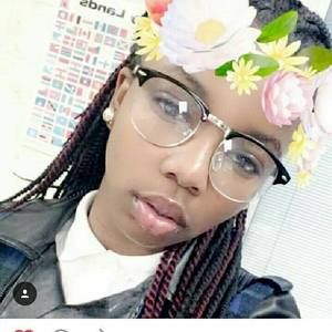 Meet your Posher, Monique