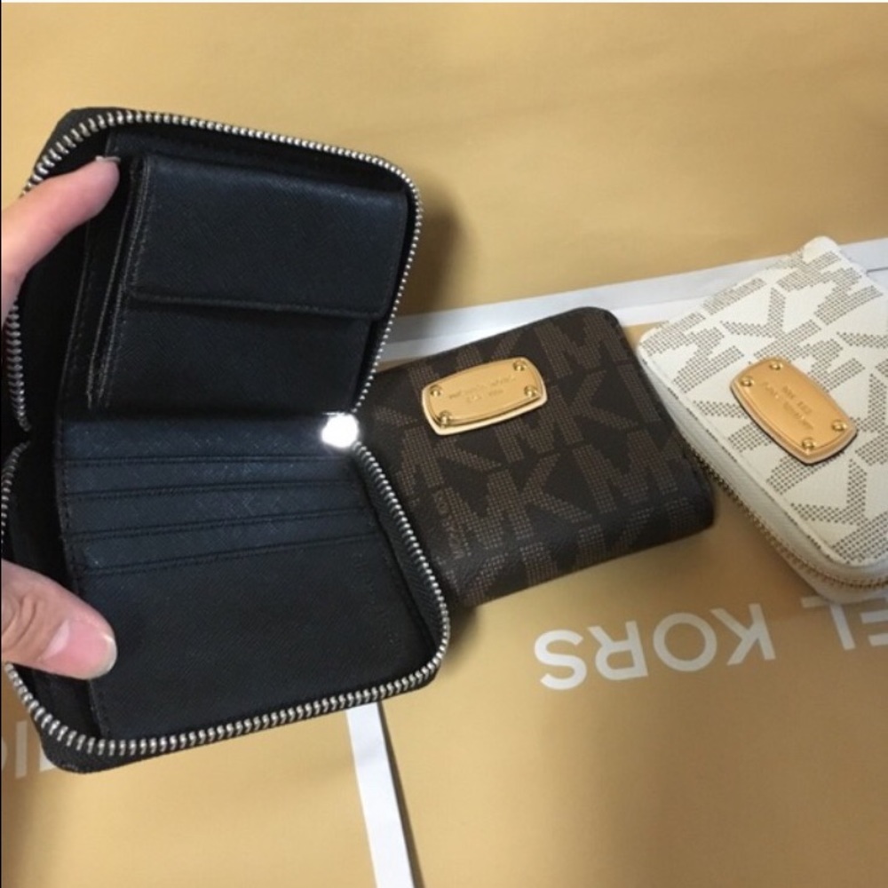 🌟❌soldout!!❌MK wallet signature🌟 - Picture 4 of 4