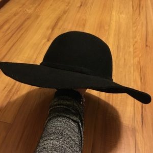 Black floppy hat