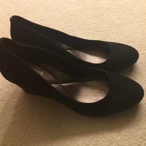 Black wedge