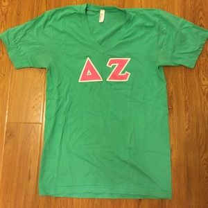 Delta Zeta v-neck