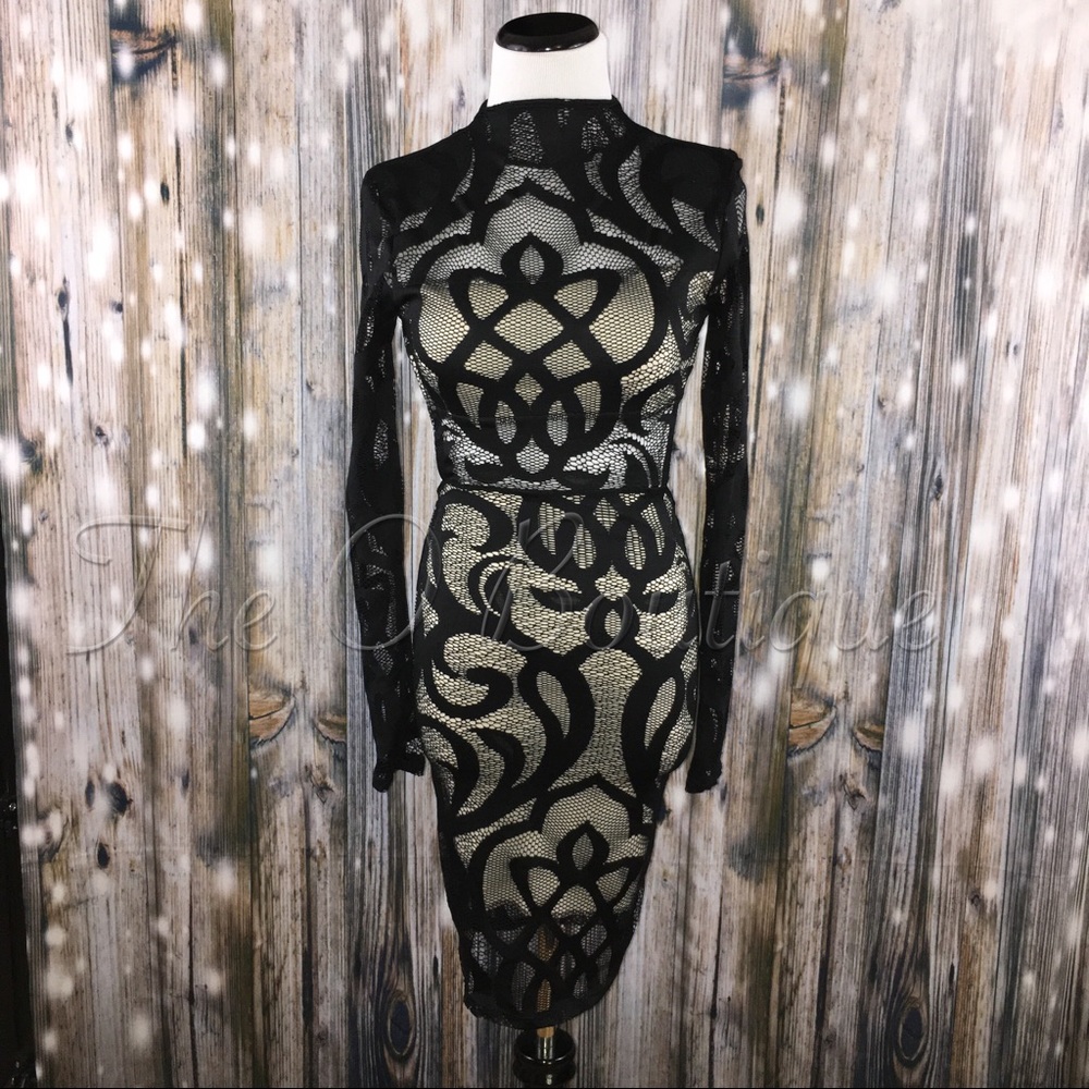 🎉CLEARANCE🎉Black Mesh Long Sleeve Backless Dress - Picture 2 of 4