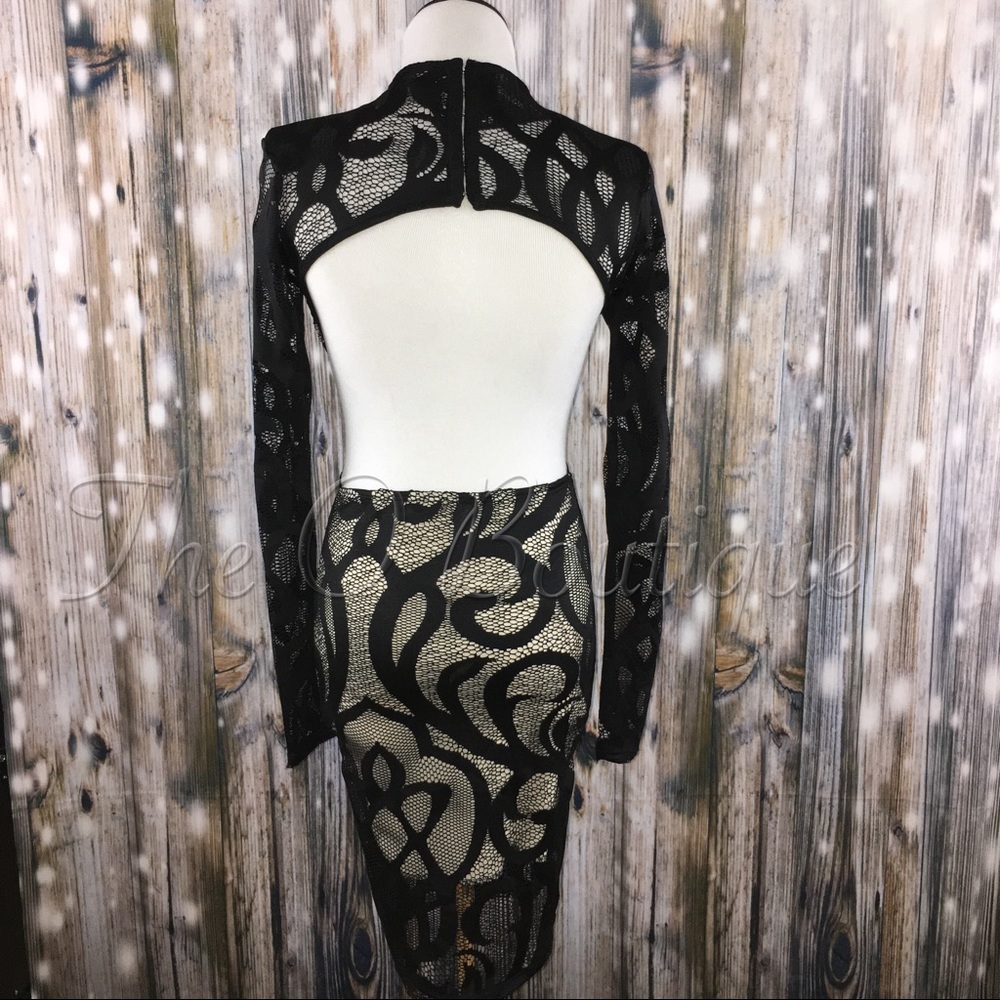 🎉CLEARANCE🎉Black Mesh Long Sleeve Backless Dress - Picture 3 of 4