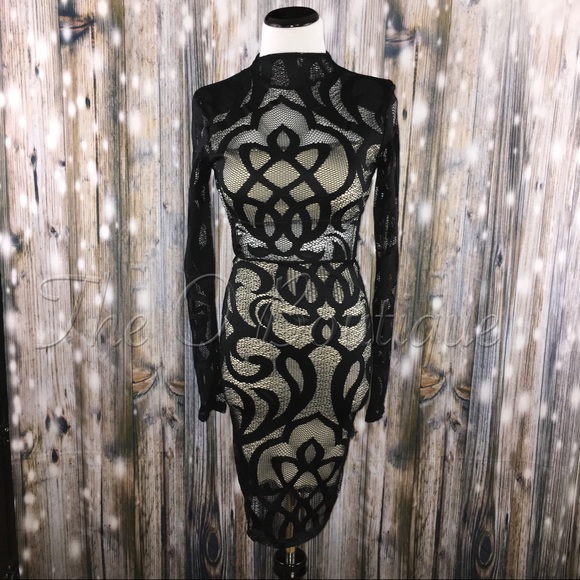 🎉CLEARANCE🎉Black Mesh Long Sleeve Backless Dress - Picture 2 of 4