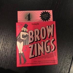 Benefit Cosmetics brow zings 4