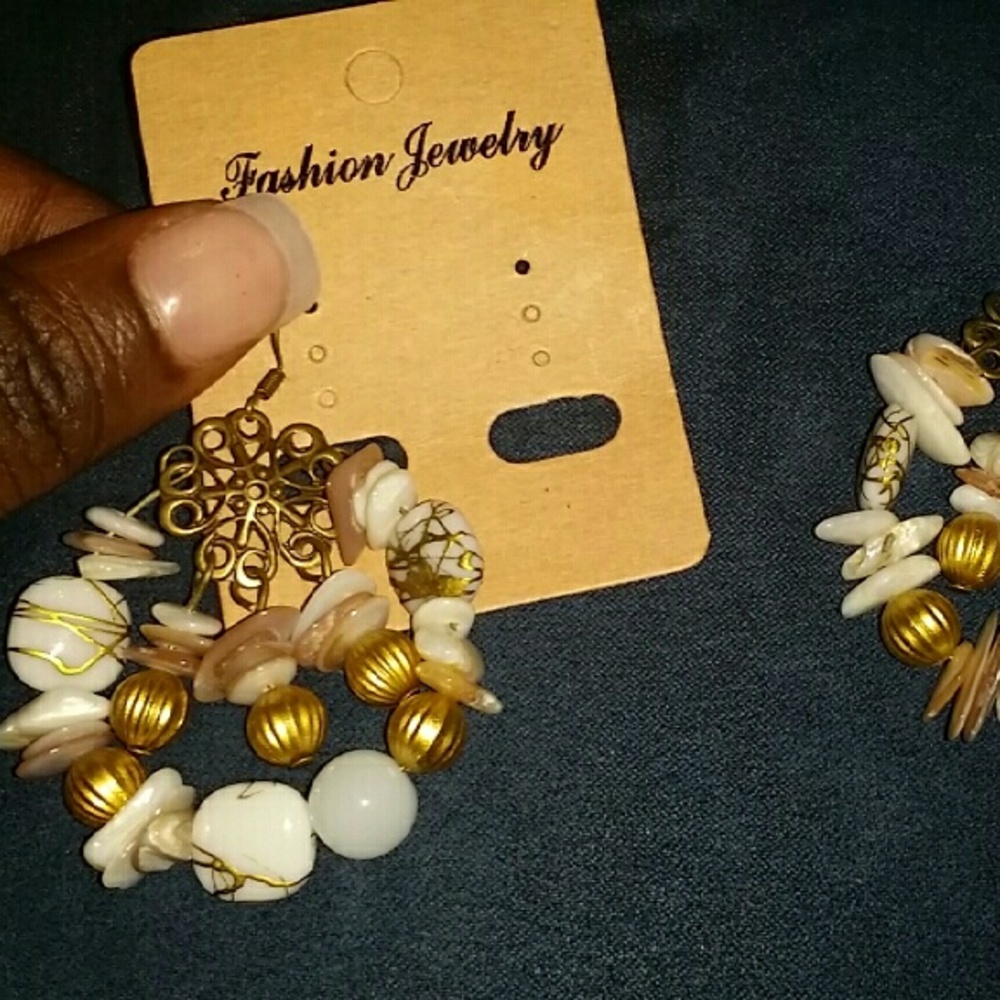 Earrings - Picture 2 of 4