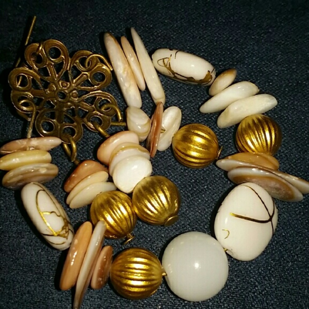Earrings - Picture 3 of 4