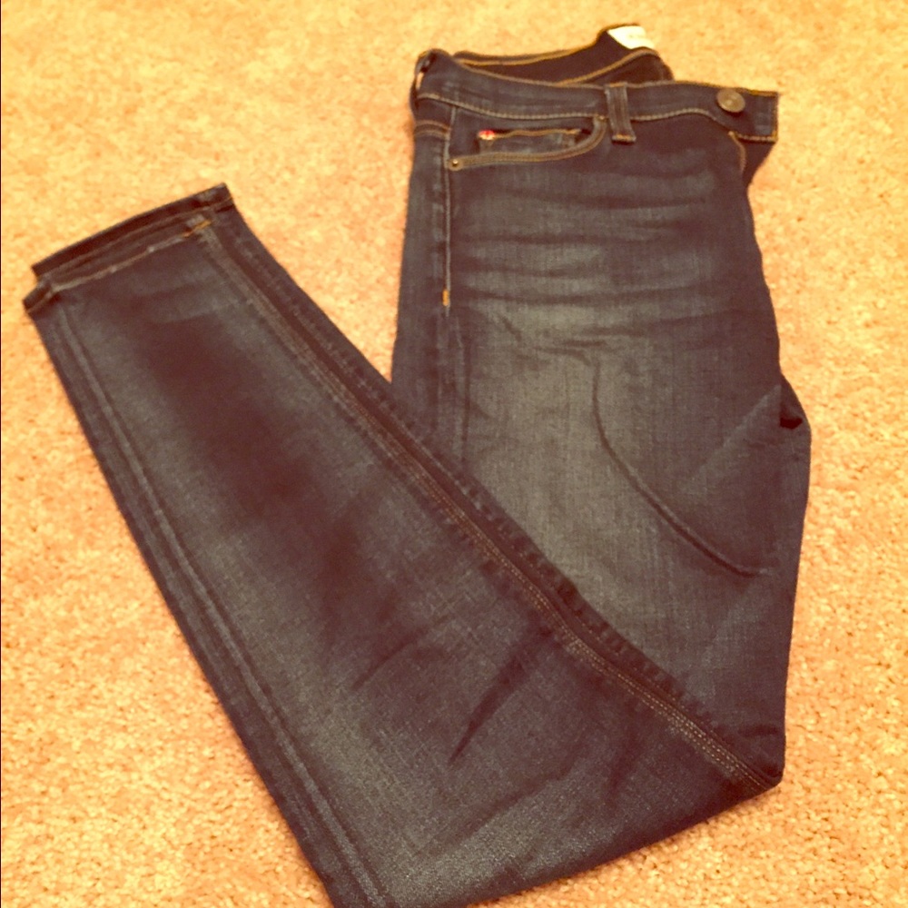 ❌SOLD❌ Hudson Nico Midrise Skinny Jeans, Size 27
