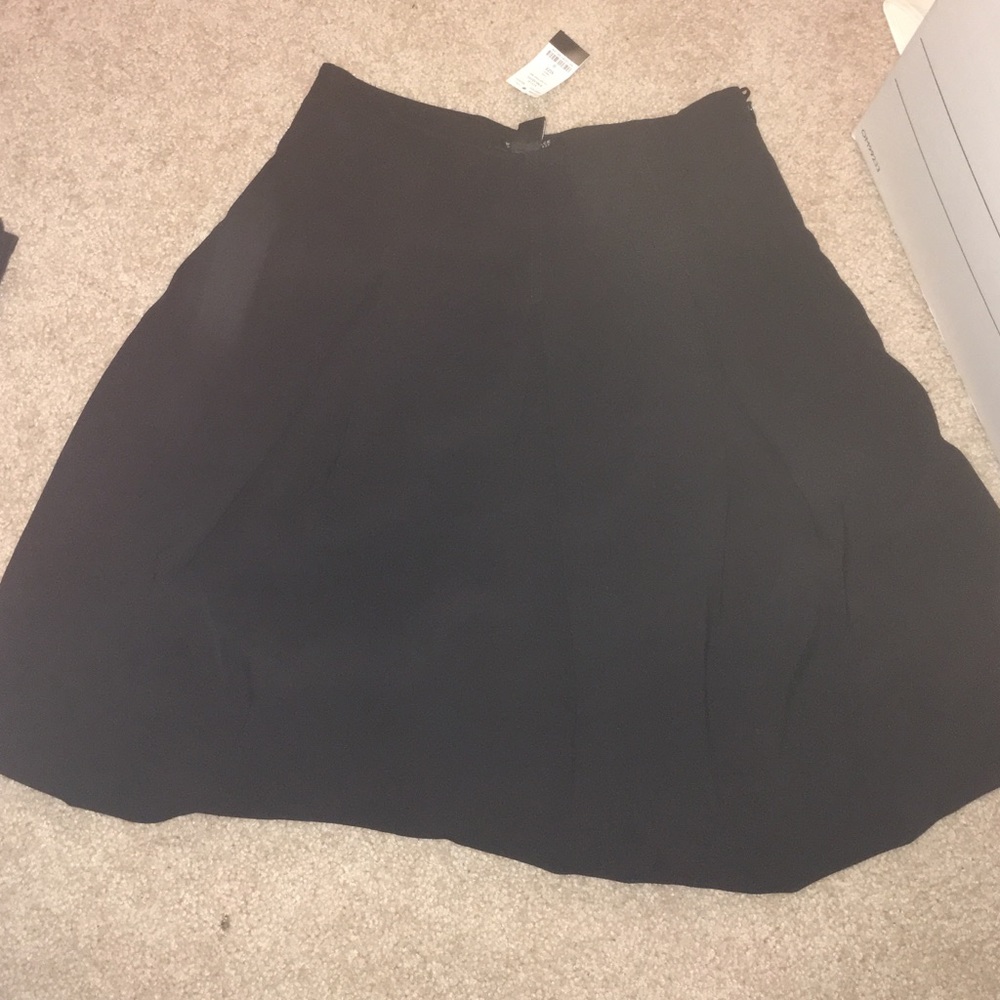 White House Black Market black pleated skirt