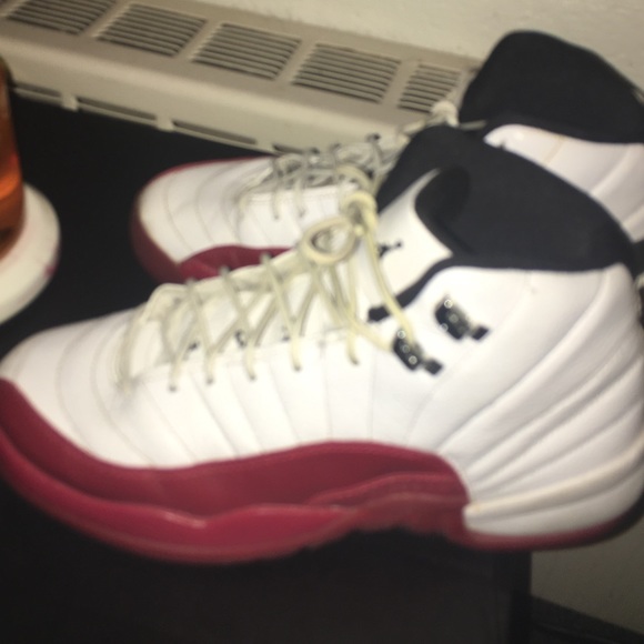 Jordan Retro "Cherry 12's" Size 7 - Picture 2 of 4