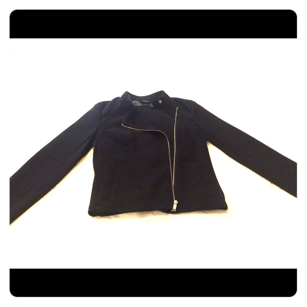 Gap women's jacket. Smoke free and pet free home.