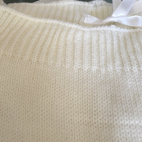 ✨White Wool Knit Heart Embellished Sweater✨ - Picture 3 of 4