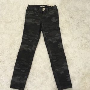 Skinny camouflage pants