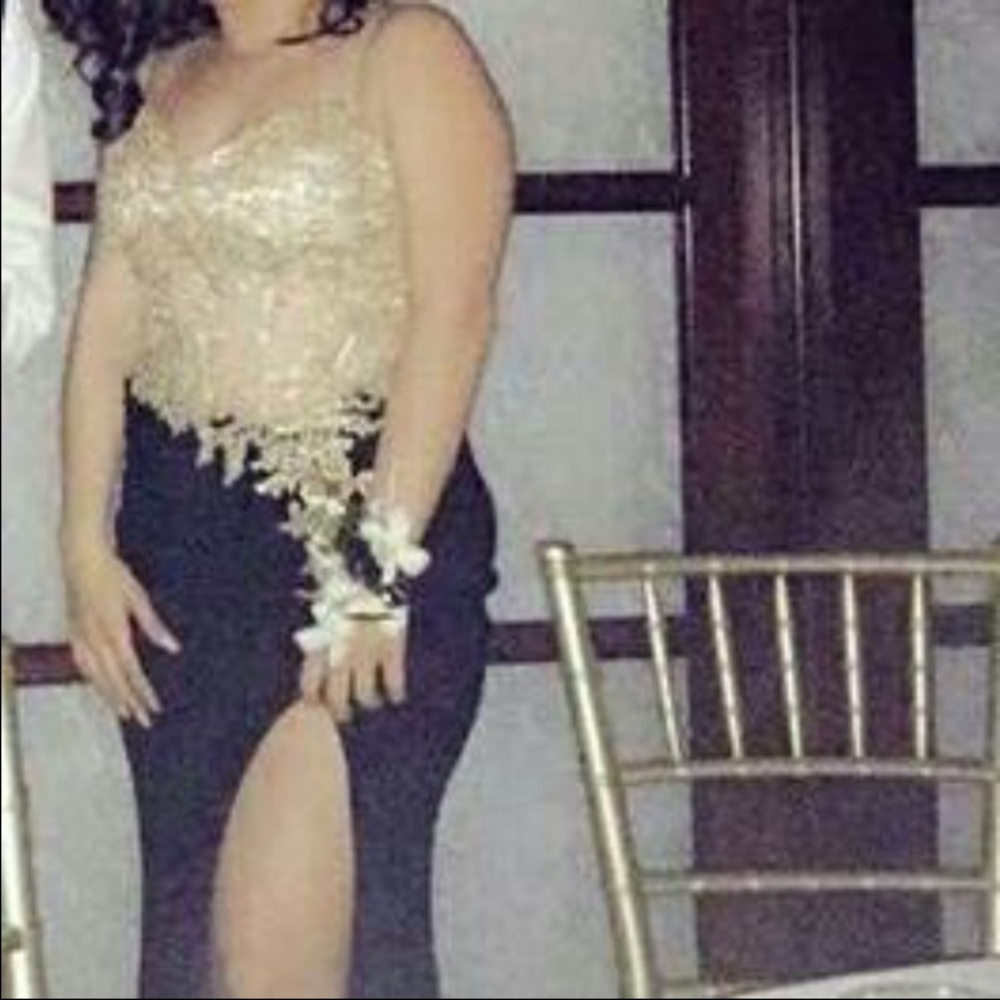 PROM DRESS - Picture 3 of 3