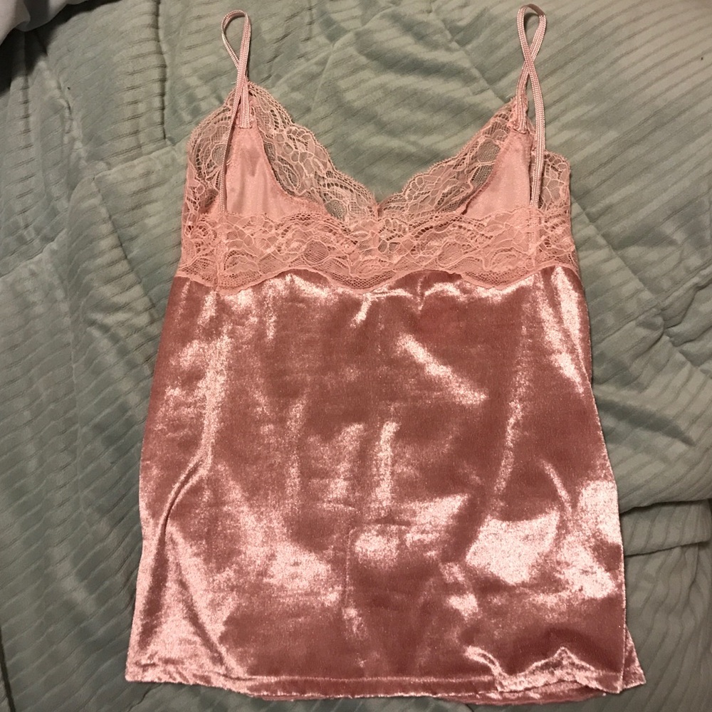 ❗️restocking❗️NWT velvet lace tank top top cami - Picture 3 of 3