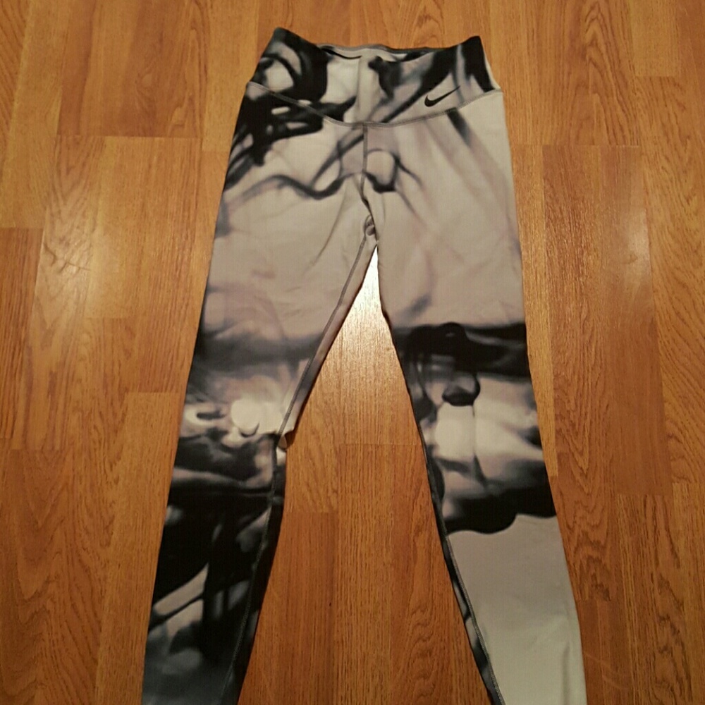 Unique design! Nike dri-fit leggings