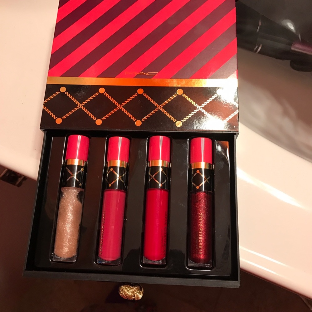 Nutcracker glosses..
