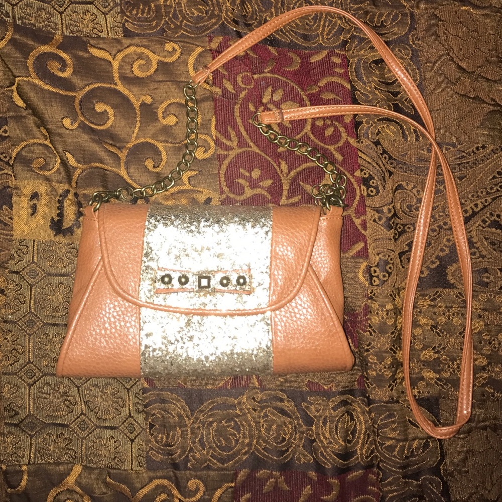 Jessica Simpson tan cross-body purse