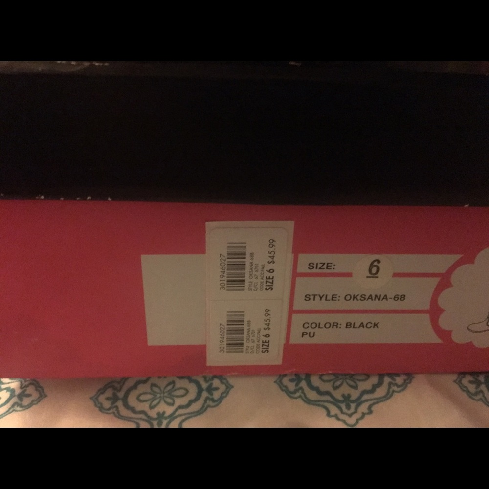 Boots - Picture 3 of 4