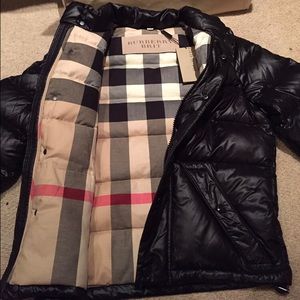 [SOLD] Brand New Burberry Goose Down Puffed Jacket