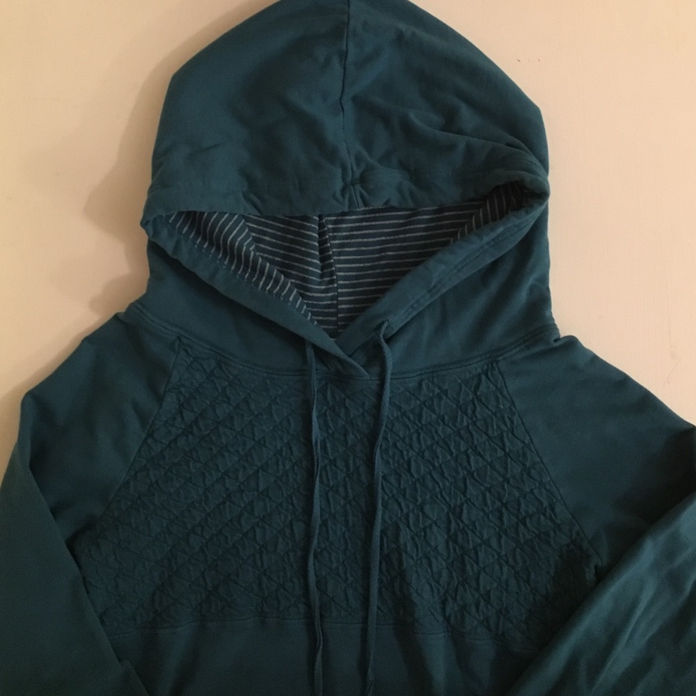 Title Nine Blue Sweatshirt