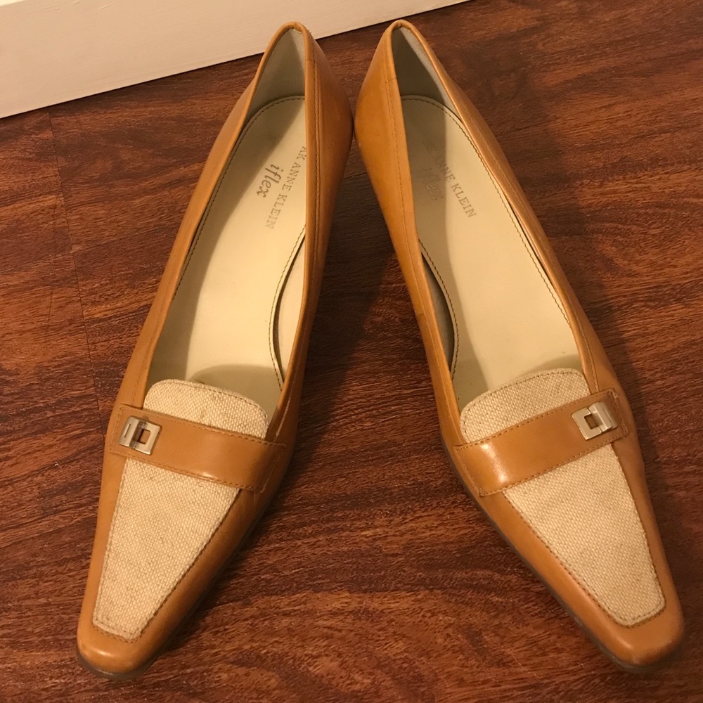 Anne Klein iflex 2 inch hills