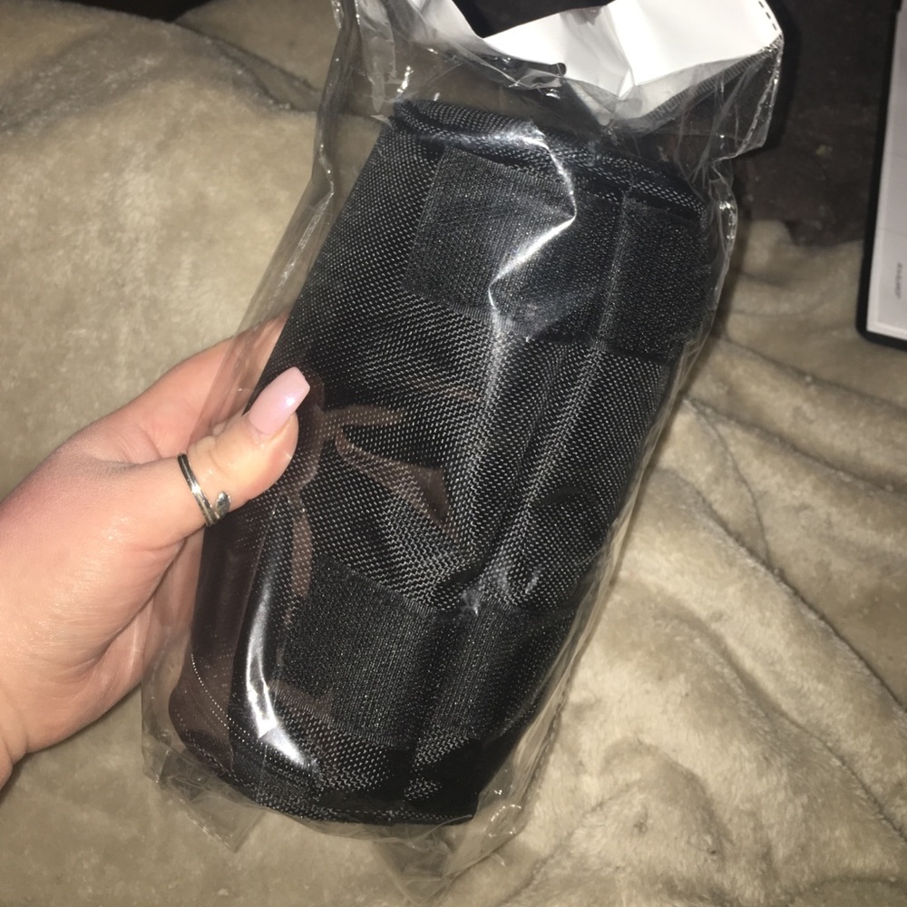 NEVER OPENED MAKEUP BRUSHES CASE