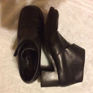 Black leather ankle boots⛄️