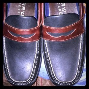 Slip resistant sperry