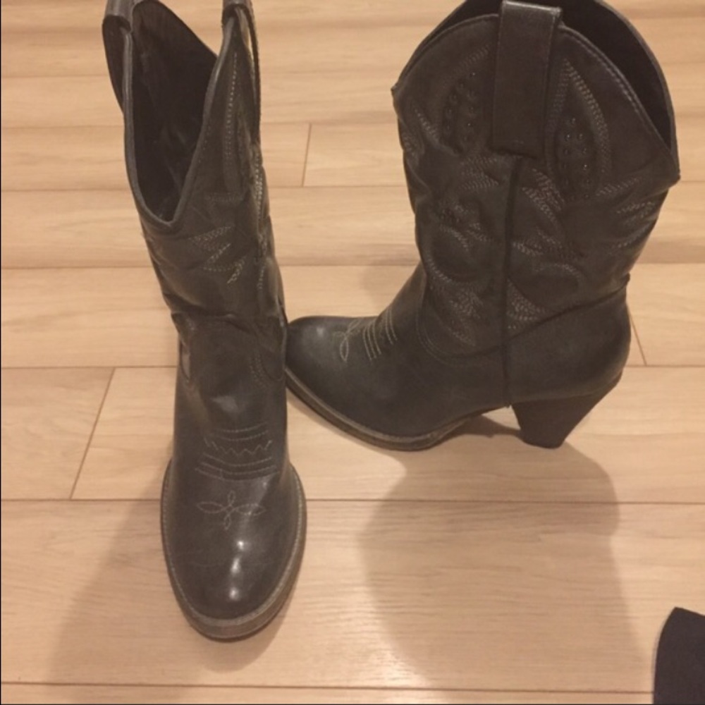 Bakers cowboy boots