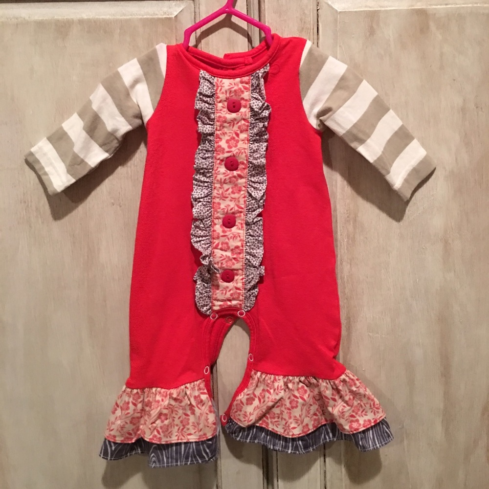 RicRac Ruffles 0-3 EUC