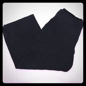 Black Capri workout pants