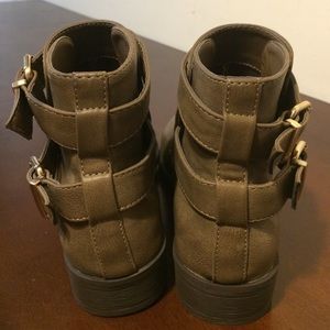 ‼️NEW‼️ Grayish/brownish booties