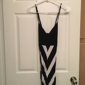 👗 Chevron Maxi Dress