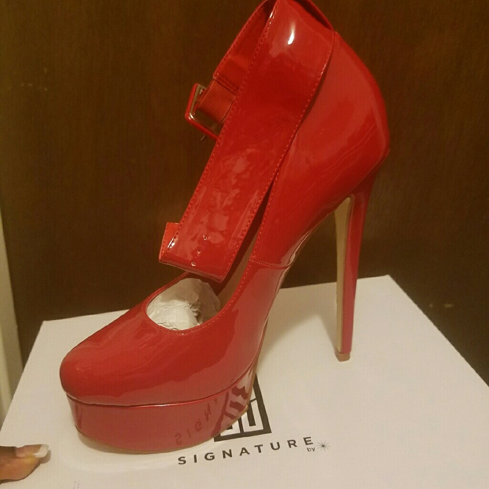 Strap around the ankle platform heels