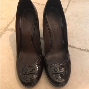 Brown patent Tory Burch Wedges