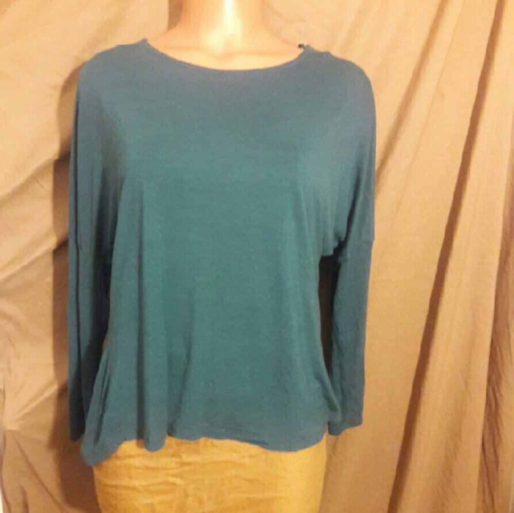 Womens Top - Picture 2 of 3