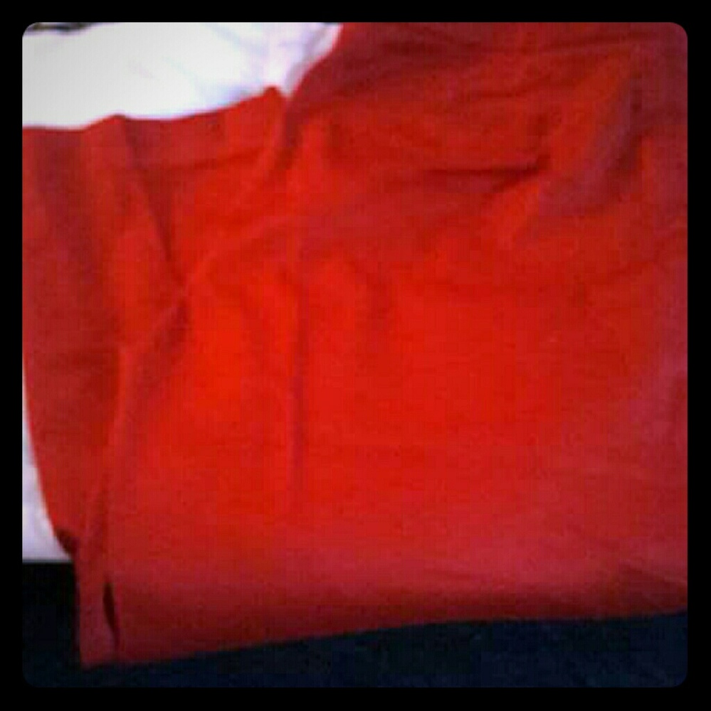 Red Capri pants