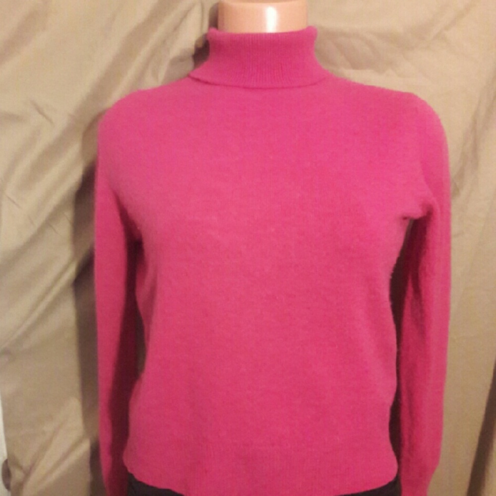 Lord&Taylor 2ply Cashmere Sweater
