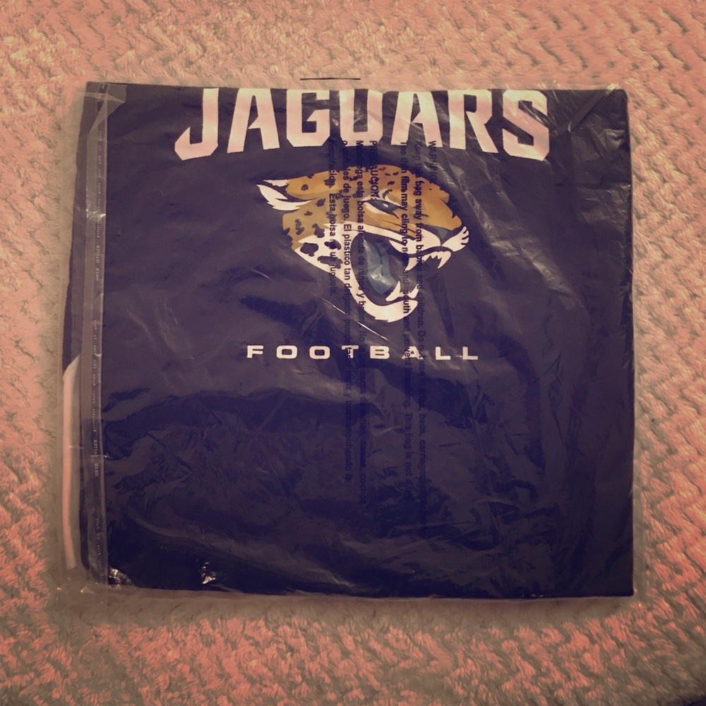NFL Team Apparel Jacksonville Jaguars T shirt.
