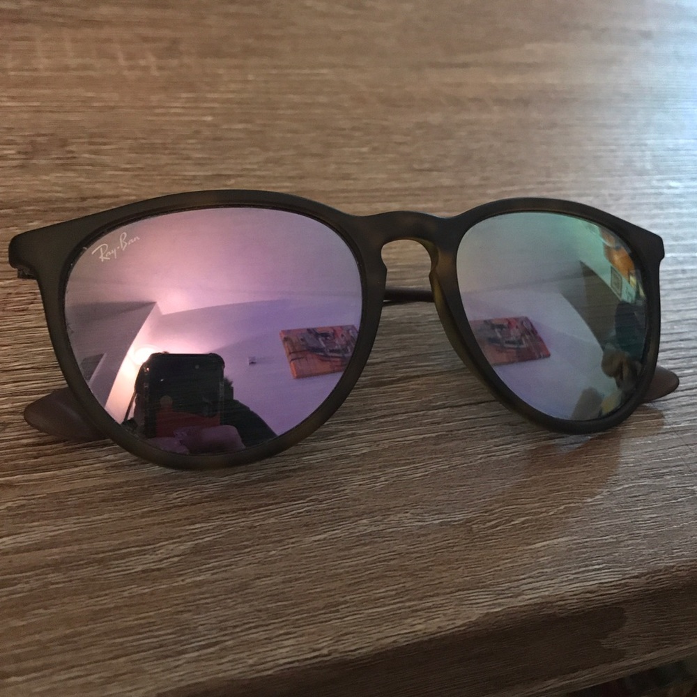 Ray Ban NWT Erika Sunglasses RB4171