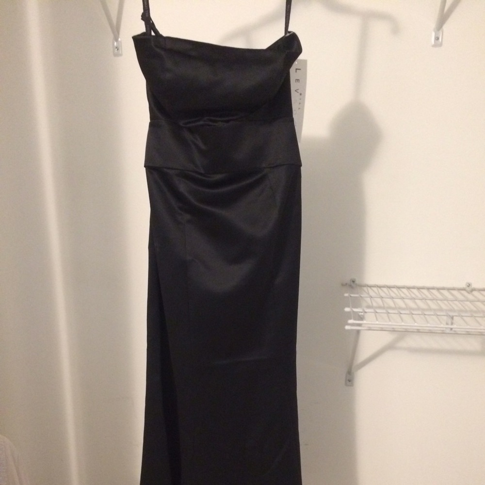 Beautiful new gown never got to wear..