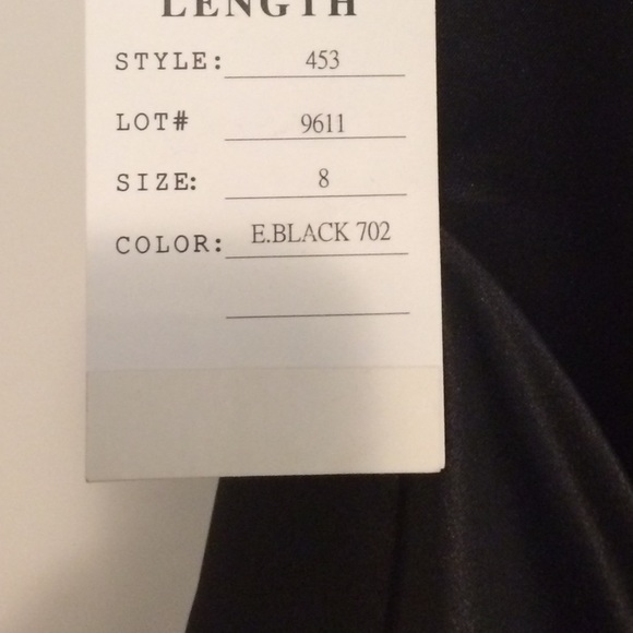 Beautiful new gown never got to wear.. - Picture 3 of 3