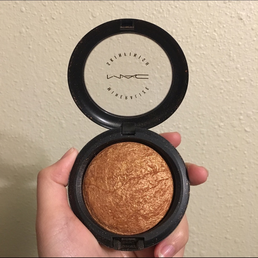 Mac: Gold deposit
