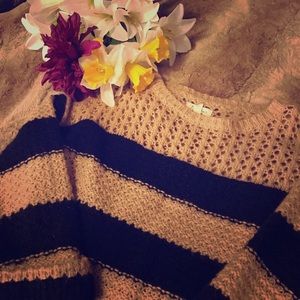 Beautiful Sweater in Tan and Black Size Large