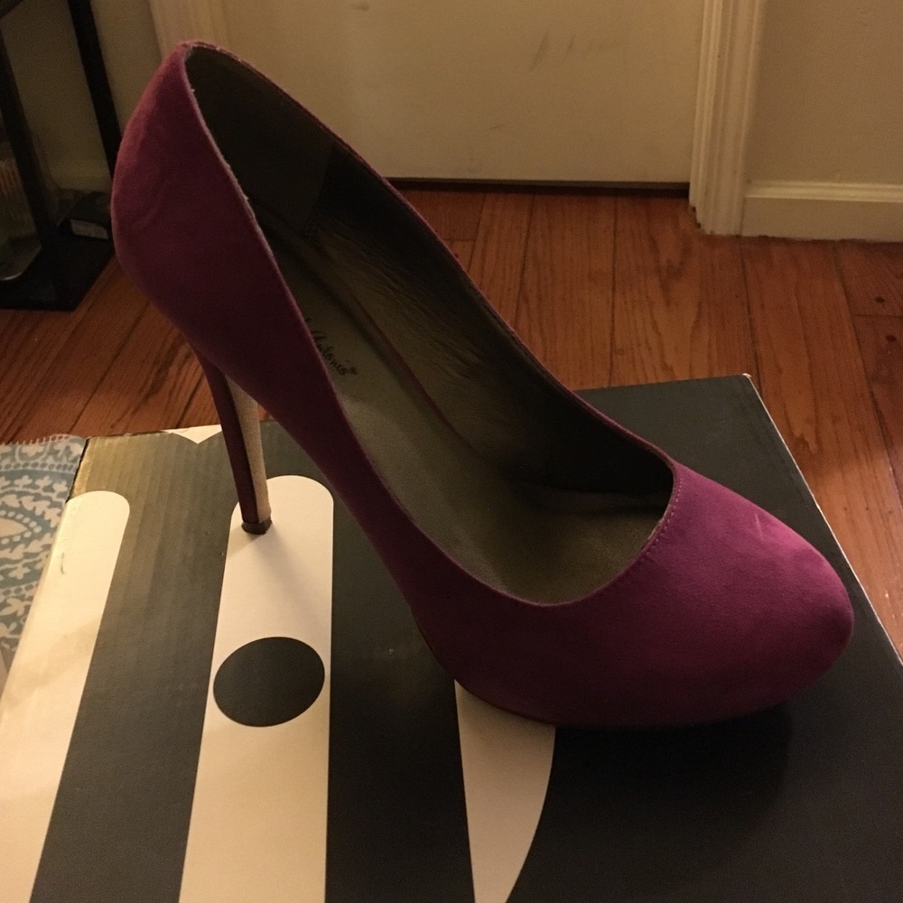 🌈SALE ☀️ 👠 Magenta suede pumps 👠