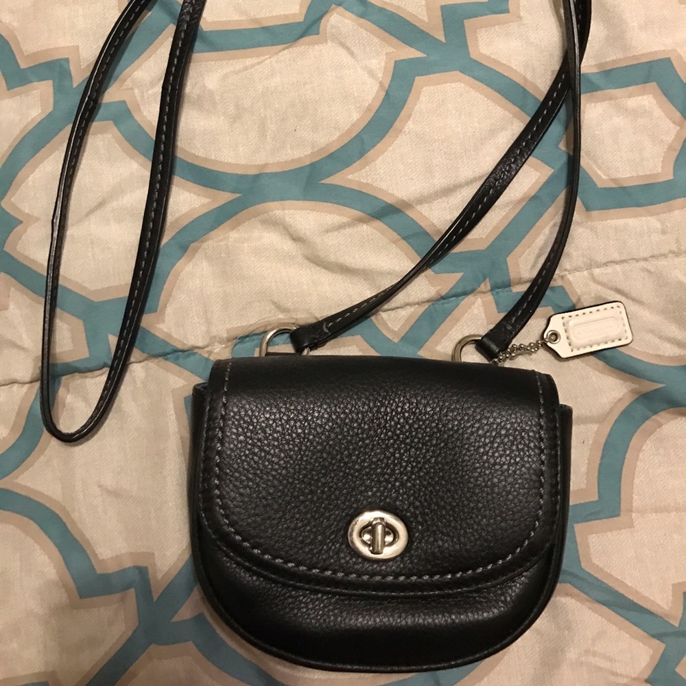 ON HOLD -TRADE- Black coach satchel purse